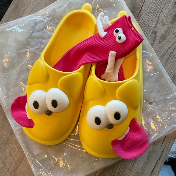 Other - Yellow Cartoon Slippers with Pink Socks